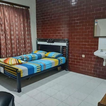 Villa Maryland Prigen Экстерьер фото